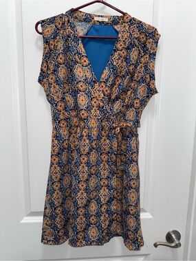TULLE Sleeveless V-Neck Geometric Print Dress in Navy and Gold